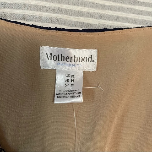 Motherhood Maternity Womens - Size M
Sleeveless Pleated Lace - Side Zipper - Picture 13 of 13